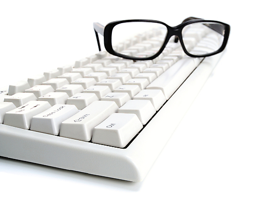 포토 JPG 해외이미지 안경 백그라운드 2 부분 사람없음 전자제품 컴퓨터 사무실 장비 회색 흰색 키보드 오브젝트 갸우뚱 키패드 해외202004 해외포토 잡화 컬러 비즈니스 모션 파일형식 이미지허브