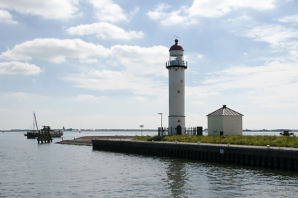 포토 JPG 해외이미지 구름 하늘 등대 항해 사람 사람없음 여름 파란색 항구 자전거 수상스포츠 보트 수평선 해외202004 해외포토 자연요소 계절 스포츠 컬러 배_교통 교통시설 바이크 파일형식 이미지허브