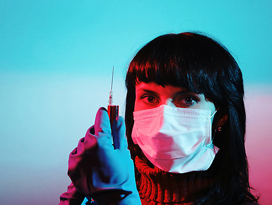 포토 JPG 해외이미지 손 여자 병원 주사기 마스크 한명 들기 사람 의사 잡기 주사약 백신 예방접종 성인여자한명만 코로나바이러스 해외202004 해외포토 1 의학 의료기기 모션 신체부위 약 의료진 바이러스 접종 여자한명만 성인여자만 파일형식 이미지허브