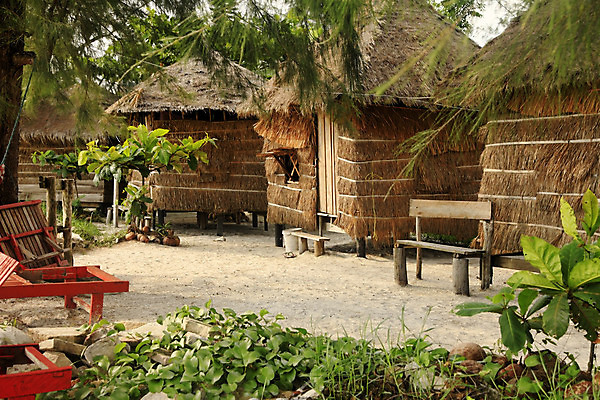 포토 JPG 해외이미지 외관 길 모래 섬 여행 컨셉 의자 건축양식 자연 호텔 지붕 휴가 주택 손바닥 사람없음 건물 목재 여름 문 일몰 산책 저녁 오솔길 맨션 시골집 휴양지 캄보디아 방갈로 줄서기 진짜 해외202004 해외포토 나무 건축물 손 계절 건축 아시아 가구 재료 모션 숙소 휴식 노을 장소 야간 생태계 파일형식 이미지허브