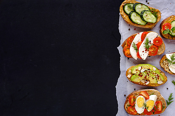 포토 JPG 해외이미지 토마토 채소 검은배경 오이 샌드위치 건강 사람없음 흰색 신선 우아함 맛 아침식사 6 유기농 아보카도 카피스페이스 해외202004 해외포토 웰빙 음식 컬러 백그라운드 컨셉 과일 숫자 검은색 식사 공백 파일형식 이미지허브