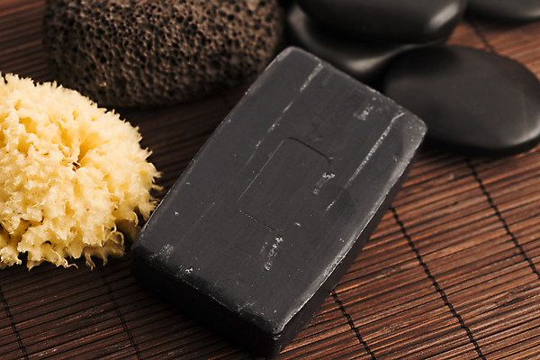 포토 JPG 해외이미지 줄 신체 탁자 사람없음 목재 검은색 어둠 목욕 블록 바 빨래 상품 피부 유기농 비누 숯 내추럴 여드름 돌봄 석탄 위생관리 해외202004 해외포토 나무 웰빙 컬러 가구 가사 재료 모션 관리 신체부위 위생용품 청결 파일형식 이미지허브