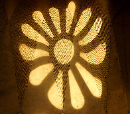 포토 JPG 해외이미지 꽃잎 꽃 행복 벽 백그라운드 패턴 오렌지 일러스트 건축양식 그림자 사람없음 건물 빛 태양 반사 노란색 성당 교회 희망 광선 바위 스페인 심볼 질감 스테인드글라스 해외202004 해외포토 자연요소 식물 건축물 건축 감정 유럽 컬러 무늬 과일 종교건축 유리 돌_바위 파일형식 이미지허브