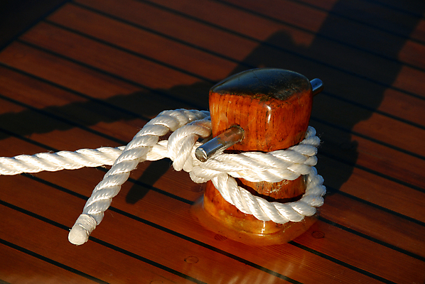 포토 JPG 해외이미지 밧줄 벽 바다 표면 낚시 휴가 노르웨이 사람없음 목재 물 햇빛 태양 반사 갈색 항구 자유 오픈 보트 매듭 옛날 해외202004 해외포토 자연요소 나무 유럽 줄 컬러 컨셉 배_교통 재료 교통시설 레저 파일형식 이미지허브