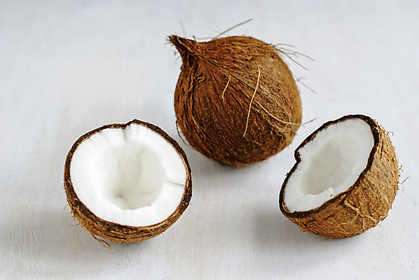 포토 JPG 해외이미지 계절 음식 과일 재료 디저트 건강 손바닥 육류 요리 사람없음 우유 견과류 흰색 신선 반쪽 날것 코코넛 해외202004 해외포토 손 컬러 식재료 유제품 파일형식 이미지허브