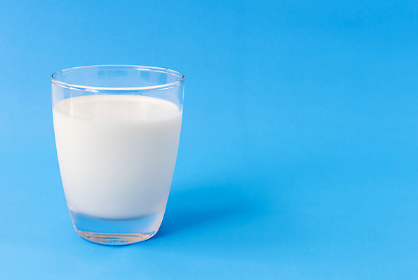 포토 JPG 해외이미지 라이프스타일 음료 음식 백그라운드 다이어트 재료 자연 유리 프레임 건강 사람없음 컵 반사 우유 추위 흰색 신선 액체 상품 정상 가득함 크림 오브젝트 싱글 유기농 내추럴 고립 해외202004 해외포토 식기 웰빙 컬러 재질 유제품 생활 생태계 파일형식 이미지허브