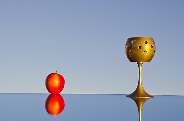 포토 JPG 해외이미지 디자인 음식 백그라운드 과일 자연 유리 하늘 건강 미술 사람없음 장식 빨간색 파란색 빛 컬러풀 반사 노란색 금속 거울 수확 골동품 신선 사과 오브젝트 유기농 복고 촛대 공상 내추럴 놋쇠 옛날 채식주의자 해외202004 해외포토 웰빙 컬러 농업 재질 문화예술 생태계 채식 파일형식 이미지허브