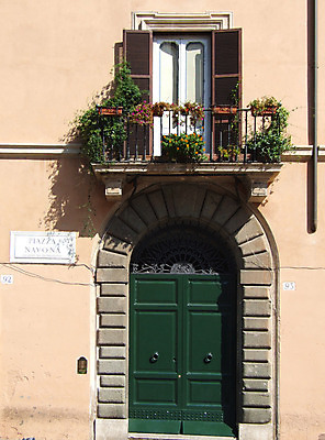 포토 JPG 해외이미지 벽 건축양식 창문 거리 주택 풍경 사람없음 건물 장식 도시풍경 노란색 문 이탈리아 수확 발코니 도시 역사 로마 지중해 묘사 그림 복고 대문 정사각형 광장 타운 셔터 엘리먼트 옛날 해외202004 해외포토 도형 건축물 건축 유럽 바다 컬러 농업 파일형식 이미지허브