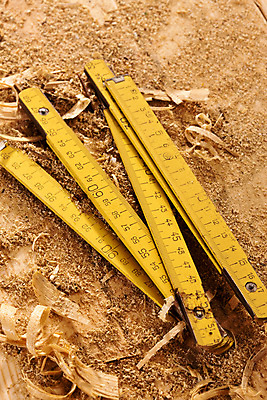 포토 JPG 해외이미지 자 사람없음 목재 장비 공구 널 목수 측정 면도 계량기 톱밥 해외202004 해외포토 나무 직업 재료 모션 문구용품 도구 가루 파일형식 이미지허브