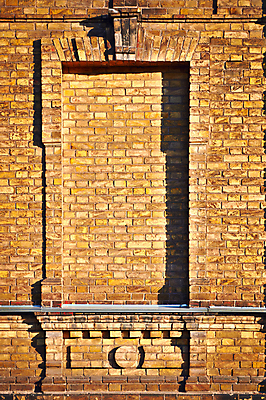 포토 JPG 해외이미지 디자인 외관 선 벽 조각 백그라운드 패턴 창문 표면 날씨 벽돌 사람없음 야외 건물 갈색 힘 블록 거친 그늘 묘사 질감 시멘트 장면 벽돌담 비네팅 고체 그런지 옛날 해외202004 해외포토 건축물 컬러 무늬 촬영기법 담장 파일형식 이미지허브