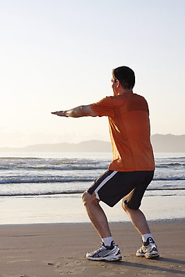 포토 JPG 해외이미지 백인 남자 모래 스포츠 바다 자연 하늘 휴가 휴식 건강 한명 사람 앉기 성인 야외 물 조깅 운동 체조 달리기선수 해외202004 해외포토 자연요소 서양인 1 컨셉 모션 생태계 육상선수 파일형식 이미지허브
