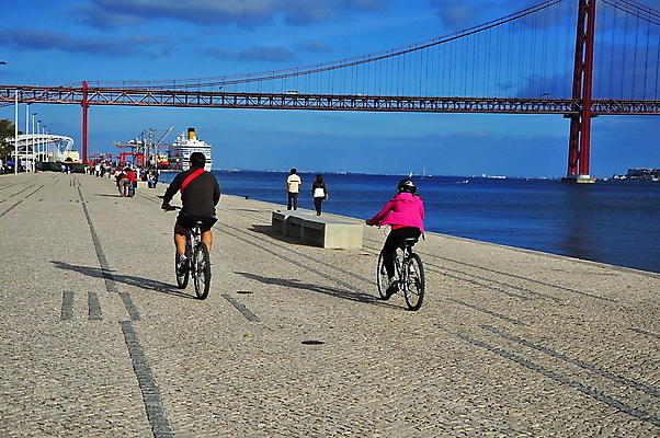 포토 JPG 해외이미지 구름 실루엣 어린이 스포츠 바다 가족 하늘 엄마 그림자 사람없음 여름 청춘 강 걷기 하이킹 아빠 기념물 대서양 곰팡이 해외202004 해외포토 자연요소 계절 컨셉 관계 모션 레저 촬영기법 사람 파일형식 이미지허브