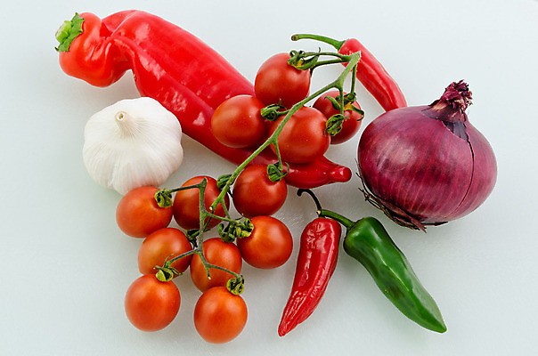 포토 JPG 해외이미지 음식 토마토 채소 과일 전구 고추 양파 건강 요리 사람없음 빨간색 초록색 농작물 샐러드 흰색 신선 뜨거움 체리 맛 허브 향신료 날것 포도나무 후추 성분 고립 살사댄스 숙성 채식주의자 해외202004 해외포토 식물 컬러 컨셉 농업 춤 과일나무 채식 향미료 파일형식 이미지허브