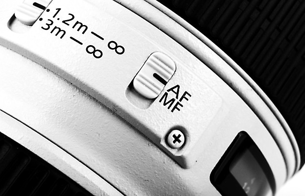 포토 JPG 해외이미지 직업 아시아 백그라운드 비즈니스 유리 기술 사람없음 경제 컬러풀 카메라 디지털 일본 검은색 장비 흰색 구멍 디지털카메라 상품 셔터 카메라렌즈 제어 비용 해외202004 해외포토 나라 컬러 재질 전자제품 파일형식 이미지허브