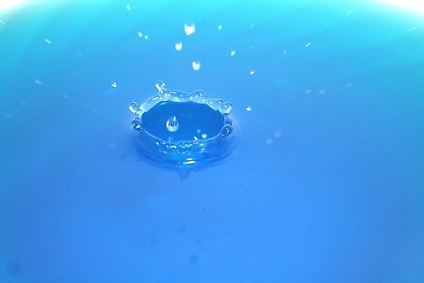 포토 JPG 해외이미지 모양 음료 백그라운드 모션 자연 표면 추상 왕관 건강 사람없음 물 파란색 환경 침묵 젖음 흐름 에너지 추위 물방울 신선 원형 투명 액체 닫기 떨어짐 씻기 빨래 매끈함 시원함 순수 분무기 충격 중력 스플래쉬 해외202004 해외포토 자연요소 도형 컬러 컨셉 가사 무늬 소리 청결 감각 생태계 파일형식 이미지허브