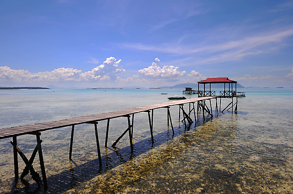 포토 JPG 해외이미지 바다 섬 여행 자연 하늘 휴가 안테나 풍경 사람없음 물 여름 파란색 항구 침묵 방파제 말레이시아 이국적 터키석 파라다이스 해외202004 해외포토 자연요소 계절 공공시설 아시아 컬러 통신 교통시설 소리 보석 생태계 파일형식 이미지허브