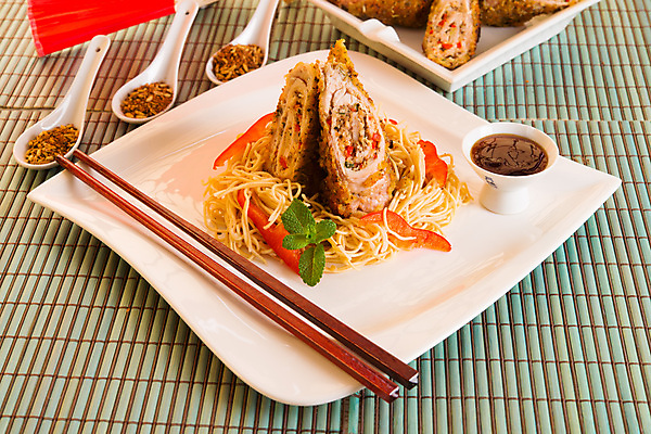 포토 JPG 해외이미지 전통 접시 아시아 음식 조각 잎 다이어트 채소 공 태국 밥 콩 건강 육류 돼지고기 요리 동양인 사람없음 빨간색 초록색 식당 식사 저녁식사 중국 소고기 튀김 신선 사발 닫기 맛 수프 수증기 먹기 향신료 롤 레시피 후추 점심식사 해외202004 해외포토 식물 식기 나라 컬러 컨셉 식재료 모션 곡류 인종 상점 사기그릇 향미료 파일형식 이미지허브