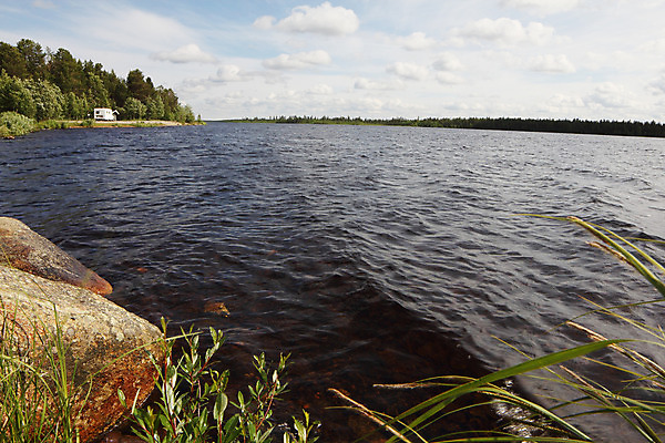 포토 JPG 해외이미지 나무 식물 구름 공원 호수 물결 파도 섬 백그라운드 자연 하늘 날씨 핀란드 풍경 사람없음 야외 초록색 물 여름 파란색 강 햇빛 소나무 만 황무지 가장자리 숲 장면 지역 암초 북쪽 해외202004 해외포토 자연요소 계절 공공시설 바다 컬러 북유럽 태양 둘레 방향 생태계 파일형식 이미지허브