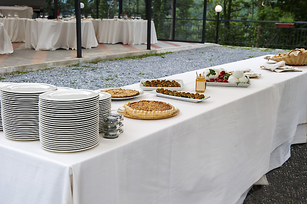 포토 JPG 해외이미지 접시 기념일 음식 조각 백그라운드 채소 재료 탁자 호텔 디저트 염소 치즈 건강 종류 육류 요리 이벤트 사람없음 장식 농장 노란색 파티 요식업 식당 식사 저녁식사 우유 흰색 축하 신선 양 발표 아침식사 서비스 서빙 부드러움 점심식사 뷔페 해외202004 해외포토 식기 산업 컬러 가구 컨셉 농업 식재료 포유류 숙소 유제품 상점 감각 파일형식 이미지허브
