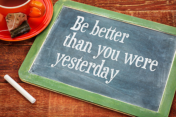 포토 JPG 해외이미지 사람없음 목재 빨간색 초록색 칠판 성장 분필 석판 업그레이드 조언 해외202004 해외포토 나무 컬러 재료 초크 파일형식 이미지허브