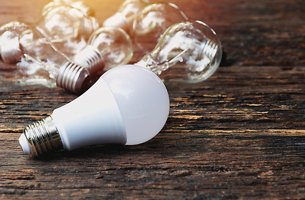 포토 JPG 해외이미지 모양 디자인 백그라운드 컨셉 비즈니스 전구 가정 자연 유리 조명 아이디어 매달리기 창조 사람없음 빛 환경 검은색 힘 재활용 장비 저축 에너지 흰색 램프 보호 정상 대표 오브젝트 백열등 만들기 빛망울 혁명 광 발명 효율 스타일 미니멀 해외202004 해외포토 컬러 모션 재질 금융 친환경 생태계 파일형식 이미지허브