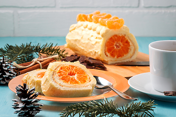 포토 JPG 해외이미지 단면 디저트 귤 실내 사람없음 롤케이크 해외202004 해외포토 음식 과일 내부 케이크 파일형식 이미지허브