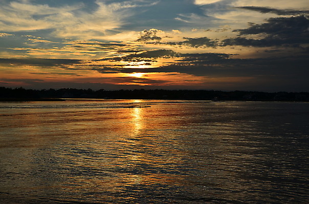 포토 JPG 해외이미지 구름 실루엣 모래 파도 바다 여행 자연 하늘 휴가 풍경 사람없음 물 여름 햇빛 태양 황혼 일몰 저녁 수평선 해외202004 해외포토 자연요소 계절 촬영기법 노을 야간 생태계 파일형식 이미지허브
