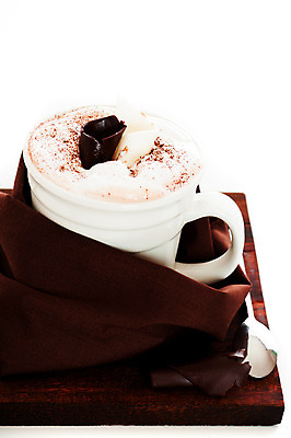 포토 JPG 해외이미지 커피 음료 음식 백그라운드 탁자 아침 디저트 손잡이 사람없음 컵 갈색 초콜릿 숟가락 얼음 검은색 거품 카페 우유 머그컵 추위 흰색 대접 뜨거움 액체 달콤 맛 아침식사 컵받침 크림 시럽 향 아일랜드 카푸치노 에스프레소 코코아 고립 라떼 모카 전문 카카오 해외202004 해외포토 주간 자연요소 식기 유럽 컬러 가구 컨셉 유제품 수저 상점 식사 받침대 파일형식 이미지허브