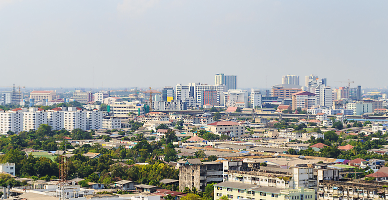 포토 JPG 해외이미지 나무 디자인 태국 하늘 지붕 주택 파노라마 풍경 사람없음 건물 목재 여름 상자 햇빛 마을 고층빌딩 블록 도시 뜨거움 사회 계획 잼 땅 빌라 방콕 시멘트 지역 커뮤니티 타운 리빙 소셜 옛날 주거지 한계 해외202004 해외포토 식물 건축물 계절 아시아 컨셉 재료 촬영기법 빌딩 태양 소스_음식 공동체 파일형식 이미지허브