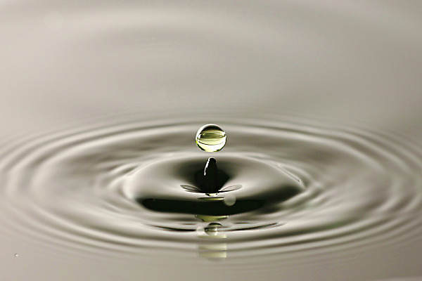 포토 JPG 해외이미지 모양 물결 이동 모션 추상 아이디어 사람없음 빨간색 초록색 물 파란색 반사 환경 펼침 흐름 원형 떨어짐 빗방울 웅덩이 충격 여의주 해외202004 해외포토 자연요소 도형 컬러 컨셉 무늬 비_날씨 파일형식 이미지허브