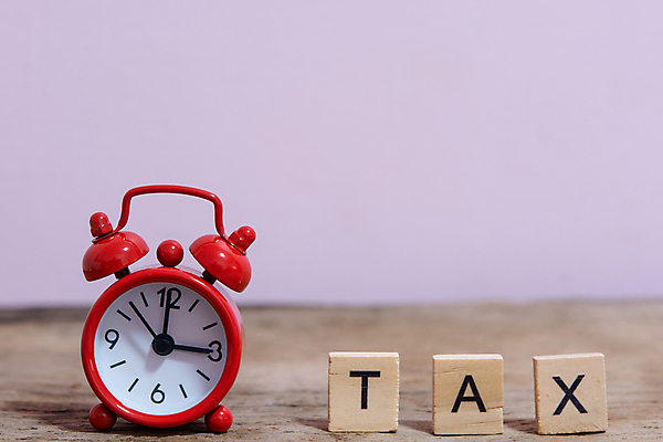 포토 JPG 해외이미지 계절 백그라운드 컨셉 돈 비즈니스 텍스트 탁자 사람없음 목재 금융 펜 달러 자료 저축 계산기 시간 계획 주식 4월 분석 서식 문서 파일 투자 회계 빚 경영 세금 수입 예산 적자 정부 환불 회계사 과세 카피스페이스 해외202004 해외포토 나무 직업 가구 재료 문구용품 경제 필기구 공백 장비 날짜 재산 파일형식 이미지허브