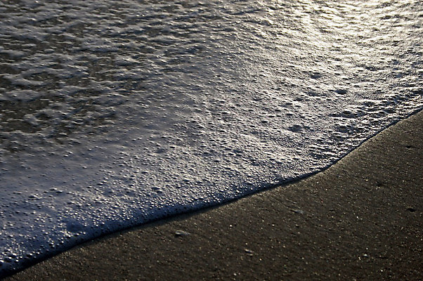 포토 JPG 해외이미지 호수 모래 파도 바다 자연 조류 휴식 풍경 사람없음 야외 물 빛 햇빛 태양 희망 침묵 일몰 거품 꿈 젖음 흐름 추위 자유 광선 신선 만 액체 서핑 시원함 만족 서식 장면 스플래쉬 해외202004 해외포토 자연요소 동물 감정 컨셉 노을 소리 수상스포츠 생태계 파일형식 이미지허브