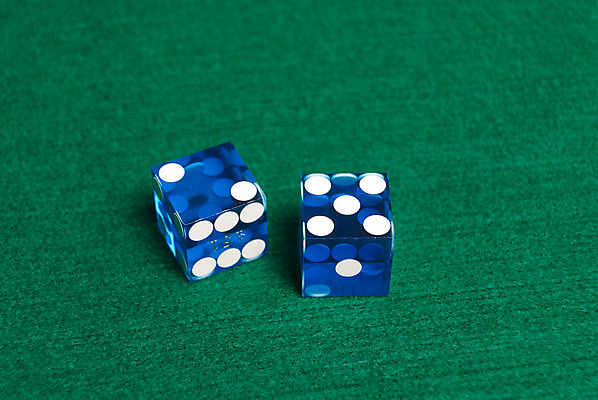 포토 JPG 해외이미지 사람없음 초록색 파란색 게임 행운 도박 카지노 주사위 기회 7 펠트 해외202004 해외포토 컬러 컨셉 놀이 숫자 파일형식 천_직물 이미지허브
