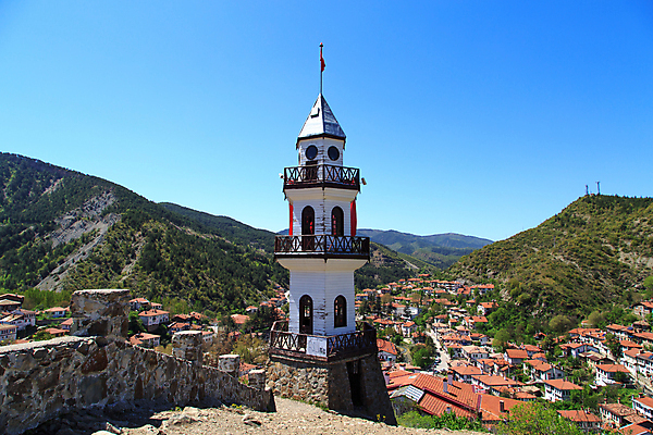 포토 JPG 해외이미지 아시아 벽 건축양식 하늘 부동산 벽돌 산 아파트 주택 돌담 풍경 사람없음 건물 목재 여름 파란색 햇빛 마을 환경 탑 맑음 봄 골동품 바위 흰색 역사 재산 언덕 타운 리빙 칠면조 천연기념물 옛날 해외202004 해외포토 나무 건축물 계절 건축 나라 컬러 재료 조류 날씨 금융 담장 태양 돌_바위 도시 파일형식 이미지허브