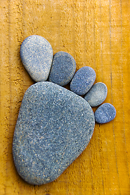 포토 JPG 해외이미지 백그라운드 모션 친절 사랑 사람 사람없음 목재 신체부위 조약돌 아기 목표 발자국 오솔길 유혹 도착 심볼 사인 출발 주기 발가락 내추럴 걸음마 선로 양발 처음 페디큐어 해외202004 해외포토 나무 감정 길 컨셉 재료 자국 발 뷰티 돌_바위 파일형식 이미지허브