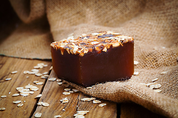 포토 JPG 해외이미지 자연 건강 사람없음 목재 치료 위생용품 초콜릿 스파 목욕 수확 시골 신선 상품 허브 삼베 향기 아로마 비누 향 아로마테라피 흙더미 바디케어 위생관리 타르트 핸드메이드 해외202004 해외포토 나무 식물 빵 생활용품 농업 재료 의학 디저트 관리 청결 흙 생태계 냄새 파이_빵 테라피 파일형식 천_직물 더미 이미지허브