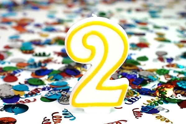 포토 JPG 해외이미지 행복 2 기념 이벤트 사람없음 장식 컬러풀 숫자 노란색 파티 축제 축하 생일 기회 꽃가루 해외202004 해외포토 문자 기념일 감정 컬러 컨셉 가루 파일형식 이미지허브