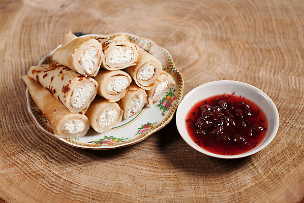 포토 JPG 해외이미지 접시 음식 부분 아침 디저트 치즈 사람없음 케이크 식사 뜨거움 체리 황금 달콤 맛 아침식사 잼 서빙 버터 용서 팬케이크 페스츄리 해외202004 해외포토 주간 식기 빵 컨셉 과일 유제품 소스_음식 파일형식 이미지허브