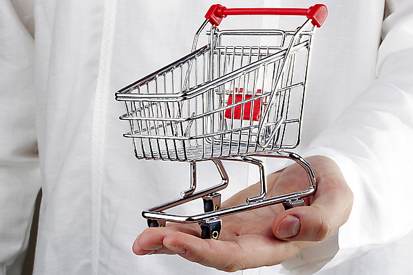 포토 JPG 해외이미지 손 잡화 비즈니스 손바닥 한명 가로 쇼핑 판매 세일 바구니 상점 금속 카트 흰색 잡기 시장 보호 구매 상품 심볼 무역 싱글 주기 보안 상업 소매 슈퍼마켓 전자상거래 체크아웃 해외202004 해외포토 1 산업 컬러 컨셉 모션 재질 안전 사람 신체부위 파일형식 이미지허브