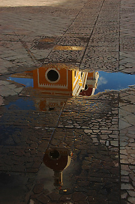 포토 JPG 해외이미지 문화 여행 사람없음 관광지 반사 성당 교회 역사 웅덩이 그라나다 니카라과 해외202004 해외포토 종교건축 건물 남아메리카 스페인 파일형식 이미지허브