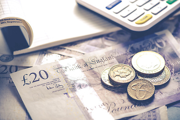 포토 JPG 해외이미지 백그라운드 컨셉 돈 비즈니스 성공 영국 사람없음 금융 쌓기 동전 성장 변화 시장 재산 황금 주식 연도 심볼 투자 이익 파운드 수익 대출 빚 세금 수입 과세 비용 해외202004 해외포토 유럽 모션 경제 파일형식 이미지허브