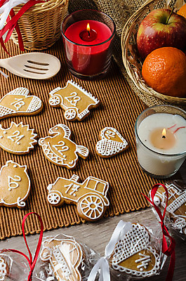 포토 JPG 해외이미지 나무 전통 계절 별 음식 백그라운드 크리스마스 겨울 과일 자연 탁자 휴가 디저트 주택 따뜻함 사탕 선물 이벤트 사람없음 목재 장식 가로 빨간색 초록색 쿠키 케이크 숟가락 얼음 축제 달력 흰색 하트 축하 신용카드 달콤 굽기 시나몬 핸드메이드 해외202004 해외포토 자연요소 모양 식물 기념일 컬러 가구 컨셉 재료 수저 건물 금융 맛 구이 생태계 파일형식 이미지허브