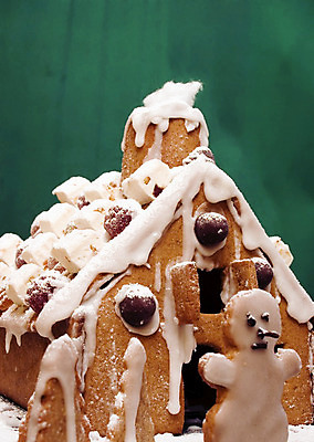 포토 JPG 해외이미지 전통 음식 빵 크리스마스 겨울 눈사람 동화 디저트 주택 사탕 사람없음 장식 세로 갈색 쿠키 과자 축제 빵집 축하 대접 달콤 맛 설탕 굽기 공상 생강 핸드메이드 해외202004 해외포토 계절 기념일 컬러 컨셉 채소 건물 상점 구이 파일형식 이미지허브