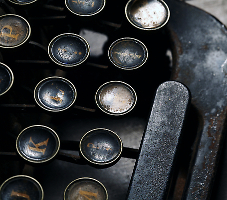 포토 JPG 해외이미지 캐릭터 전통 알파벳 리본 잉크 이야기 타이포그라피 사람없음 사무실 금속 검은색 기계 장비 수확 골동품 키보드 메시지 기자 뉴스 클래식 편지 종업원 작가 향수 책상 부식 복고 언론 비서 타자기 정비공 타입 그런지 옛날 철강 출판 표제 회복 해외202004 해외포토 직업 문자 영어 컬러 가구 컨셉 농업 비즈니스 재질 화장품 기술자 파일형식 이미지허브