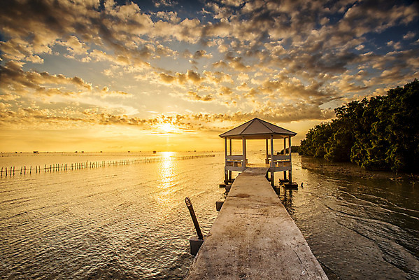 포토 JPG 해외이미지 전통 라이프스타일 디자인 실루엣 문화 파도 바다 여행 오렌지 건축양식 태국 자연 하늘 표면 휴가 주택 풍경 사람없음 야외 물 빛 컬러풀 햇빛 태양 반사 마을 일출 검은색 일몰 시간 만 보트 오두막 오브젝트 휴양지 장면 낚시꾼 스타일 해외202004 해외포토 자연요소 건축 아시아 컬러 배_교통 과일 촬영기법 건물 생활 노을 장소 생태계 파일형식 이미지허브