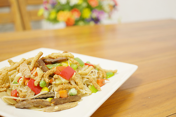 포토 JPG 해외이미지 접시 아시아 문화 음식 채소 건조 건강 스파게티 옥수수 요리 동양인 사람없음 빨간색 초록색 노란색 식당 일본 식사 저녁식사 중국 버섯 당근 튀김 종 흰색 신선 뜨거움 먹기 국수 완두콩 후추 홍콩 단백질 대두 마카로니 채식주의자 비건 해외202004 해외포토 식기 나라 컬러 모션 콩 곡류 뿌리채소 파스타 인종 상점 면류 향신료 채식 영양소 파스타면 파일형식 이미지허브