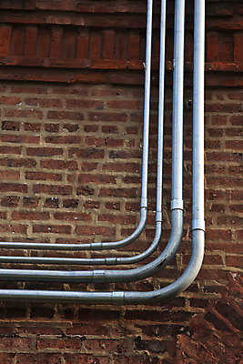 포토 JPG 해외이미지 산업 벽 통신 벽돌 사람없음 건물 힘 전화기 철사 설치 해외202004 해외포토 건축물 파일형식 이미지허브