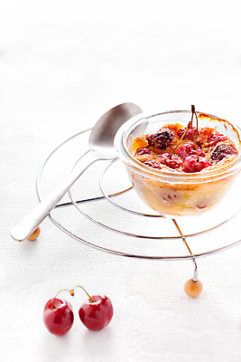 포토 JPG 해외이미지 음식 과일 디저트 사람없음 빨간색 세로 흰색 체리 달콤 굽기 베리 해외202004 해외포토 컬러 맛 구이 파일형식 이미지허브