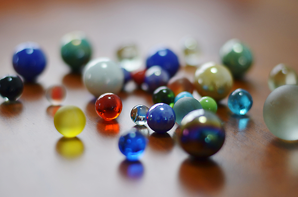 포토 JPG 해외이미지 백그라운드 공 유리 놀이 사람없음 초록색 빛 컬러풀 장난감 거품 소용돌이 원형 투명 그룹 작음 크리스탈 오브젝트 복고 대리석 여의주 해외202004 해외포토 도형 컬러 재료 재질 회오리 크기 광석 파일형식 이미지허브