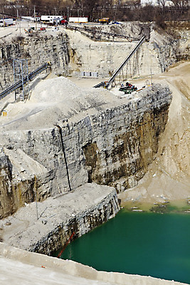 포토 JPG 해외이미지 산업 사람없음 물 미국 기계 연못 발굴 석회암 지질학 채석 해외202004 해외포토 자연요소 교육 북아메리카 암석 파일형식 이미지허브